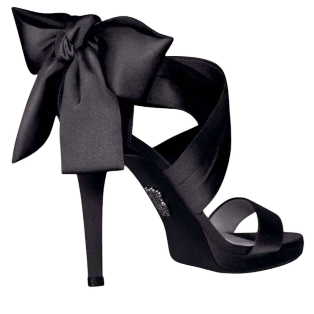White by Vera Wang Elegant Strappy Black Bow Heels 7